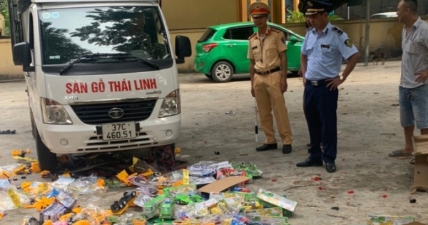 Bắt giữ, tiêu hủy lô hàng đồ chơi trẻ em không rõ nguồn gốc tại Nghệ An