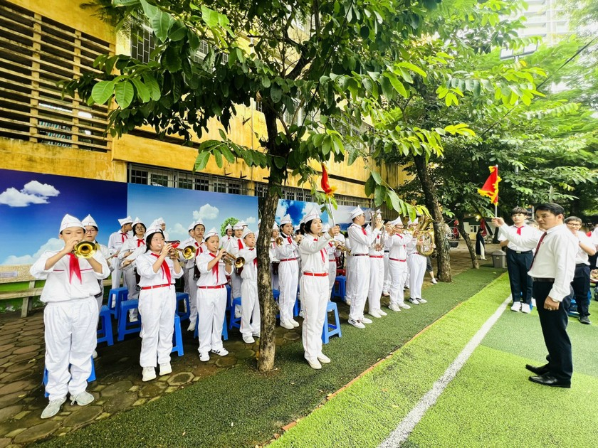 Trang nghiêm lễ khai giảng tại Trường THCS Giảng Võ.