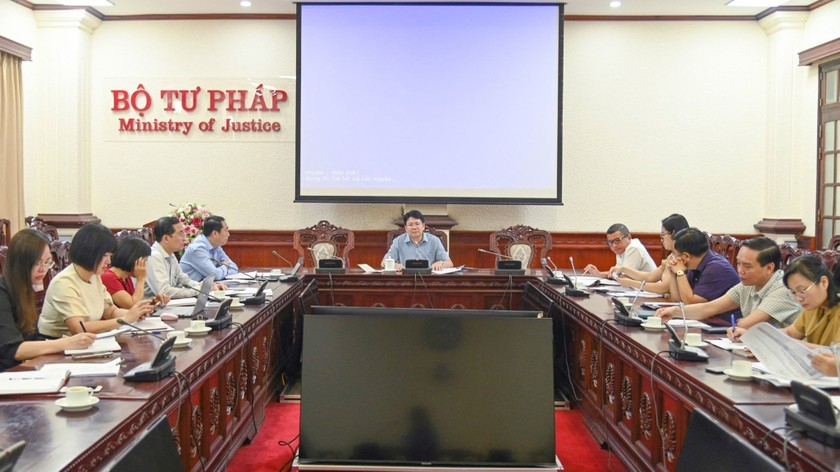 thu-truong-nguyen-thanh-tinh-truong-ban-to-chuc-hoi-thi-hoa-giai-vien-gioi-toan-quoc-lan-thu-iv-chu-tri-cuoc-hop-4570