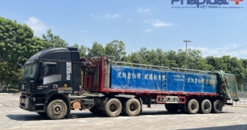 Lào Cai: Sẽ tiêu huỷ xe cá tầm bốc mùi tại cửa khẩu Kim Thành