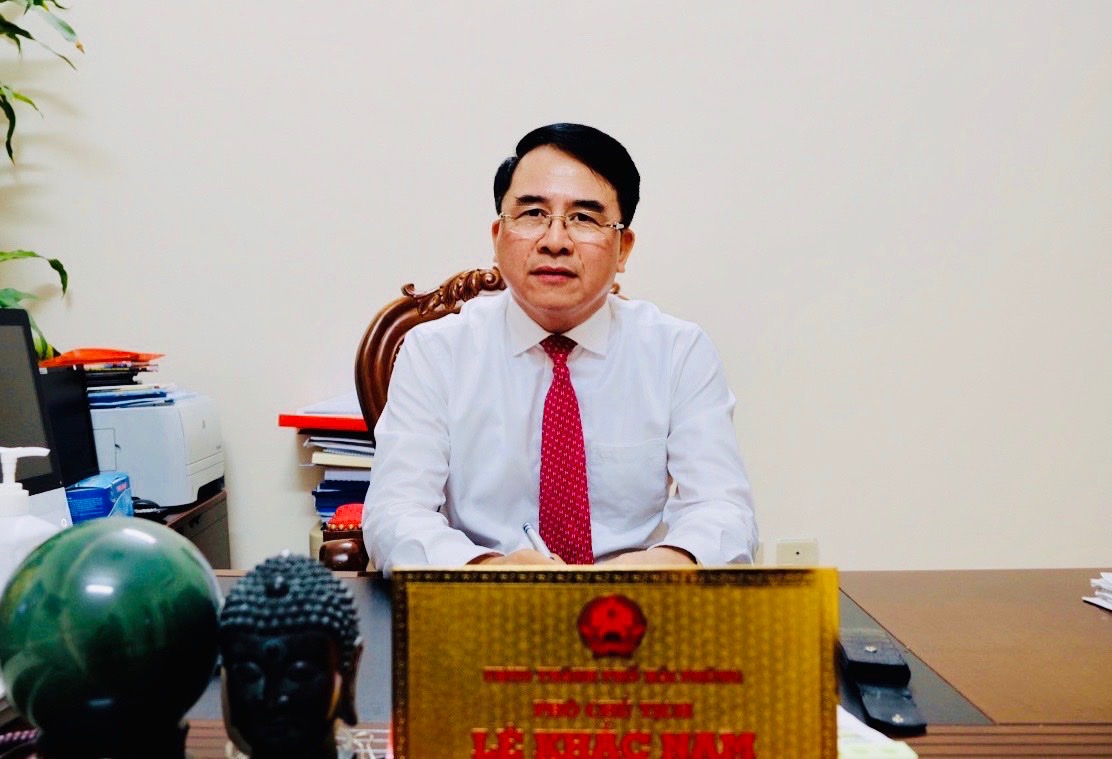 Phó Chủ tịch UBND TP Hải Phòng Lê Khắc Nam trả lời PV Báo PLVN