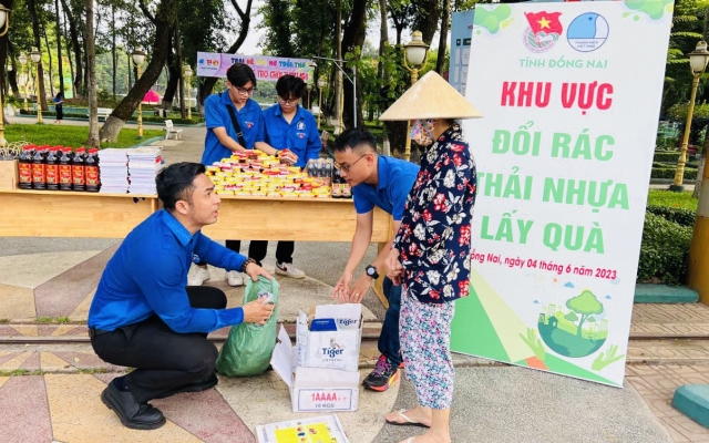 Tuổi trẻ Đồng Nai hành động chống rác thải nhựa