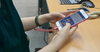 Vừa cắm sạc điện thoại vừa nghe máy, thanh niên nghi tử vong do sét đánh