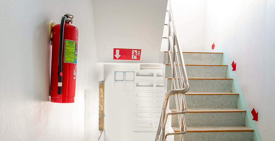 Không nên chen lấn khi thoát hiểm