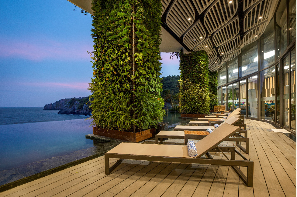 Hệ thống tường k&iacute;nh l&agrave;m giảm lượng điện d&ugrave;ng để chiếu s&aacute;ng ban ng&agrave;y, tiết kiệm điện năng tối đa