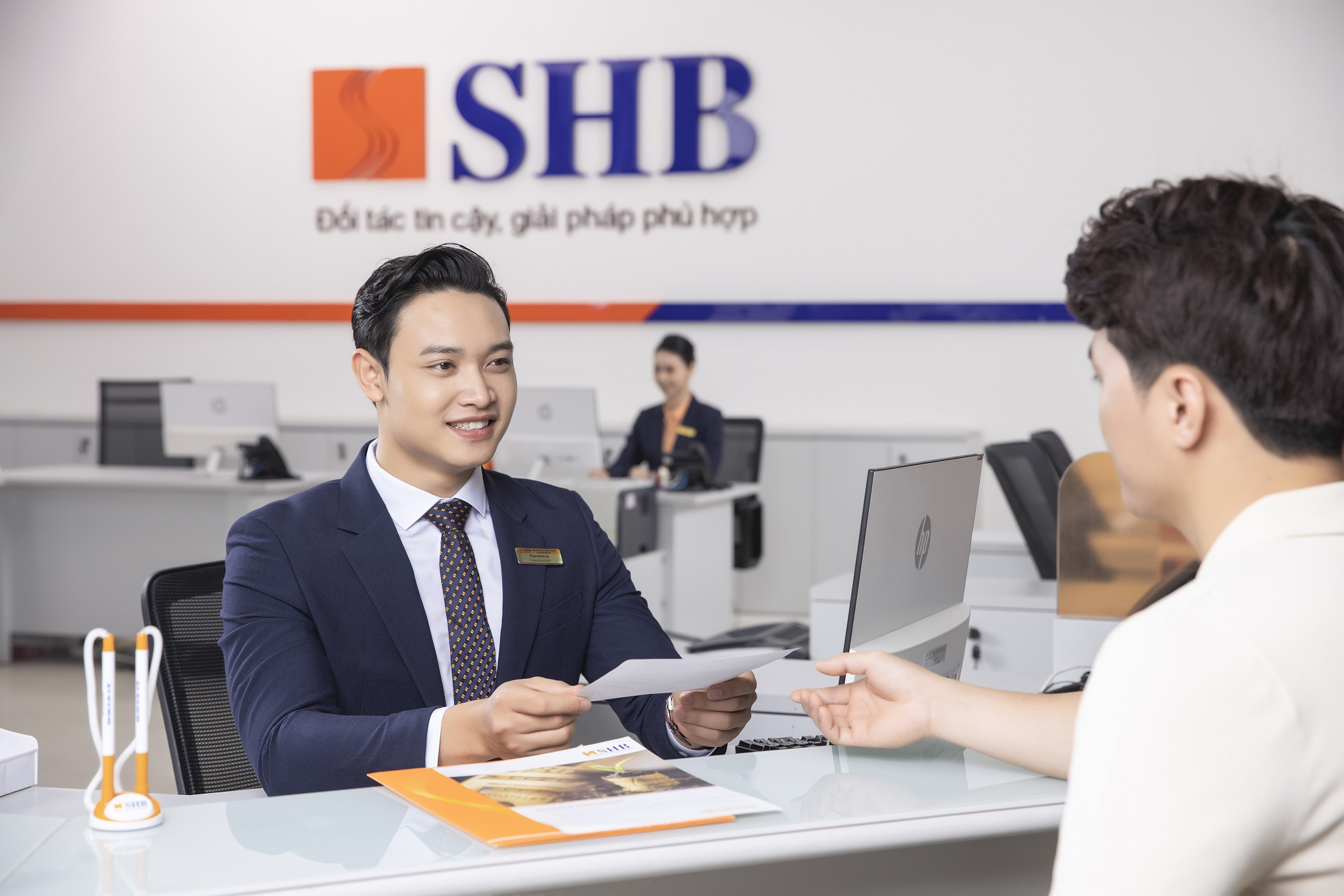 SHB luôn nỗ lực phát triển sản phẩm, nâng cấp dịch vụ để đáp ứng tối đa nhu cầu tài chính của đông đảo khách hàng.