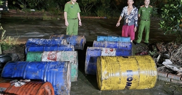 Quảng Ninh: Thu giữ gần 2.000 lít dầu máy không rõ nguồn gốc