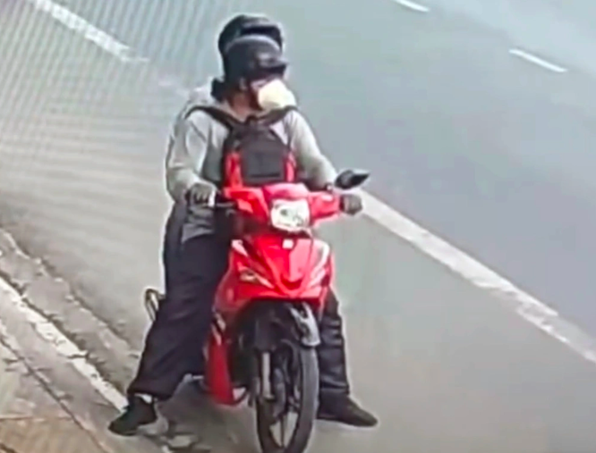 Hai đối tượng trong vụ cướp tiệm vàng (Ảnh: Công an cung cấp).