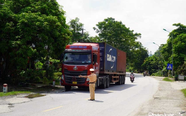 Cục CSGT tuần tra tại Hà Giang phát hiện hàng chục trường hợp vi phạm nồng độ cồn