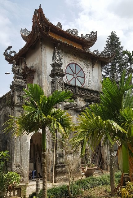 Nơi đặt pho tượng qu&yacute; trước khi bị kẻ gian đ&aacute;nh cắp. Ảnh: Cao Tu&acirc;n