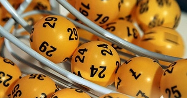 Nguyên cán bộ công ty xổ số được giảm 7 năm tù