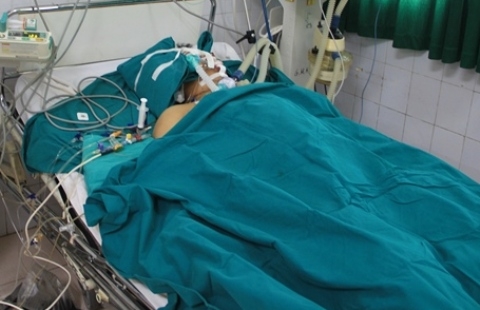 Nạn nh&acirc;n xấu số đ&atilde; tử vong, gia đ&igrave;nh cho rằng &ocirc;ng bị đ&aacute;nh chết do đa chấn thương.