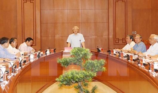 Tổng B&iacute; thư Nguyễn Ph&uacute; Trọng trong buổi thảo luận.