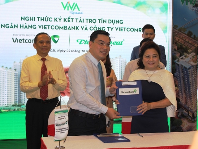 Ng&acirc;n h&agrave;ng Vietcombank k&yacute; kết t&agrave;i trợ t&iacute;n dụng gần 1.500 tỷ đồng cho&nbsp;C&ocirc;ng ty Cổ phần Thương mại Địa Ốc Việt Vietcomreal.