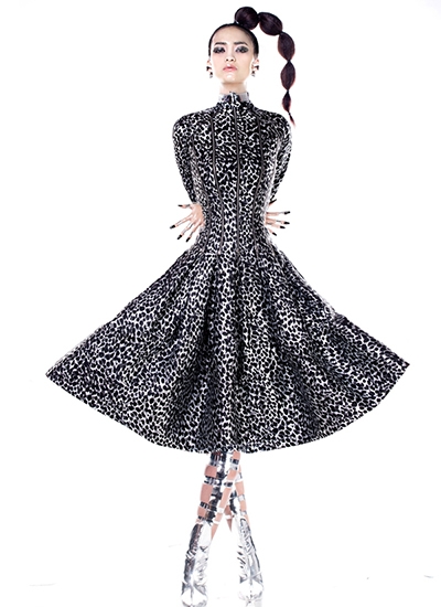 Ch&acirc;n d&agrave;i tin khả năng của m&igrave;nh tương xứng với ng&ocirc;i vị qu&aacute;n qu&acirc;n.