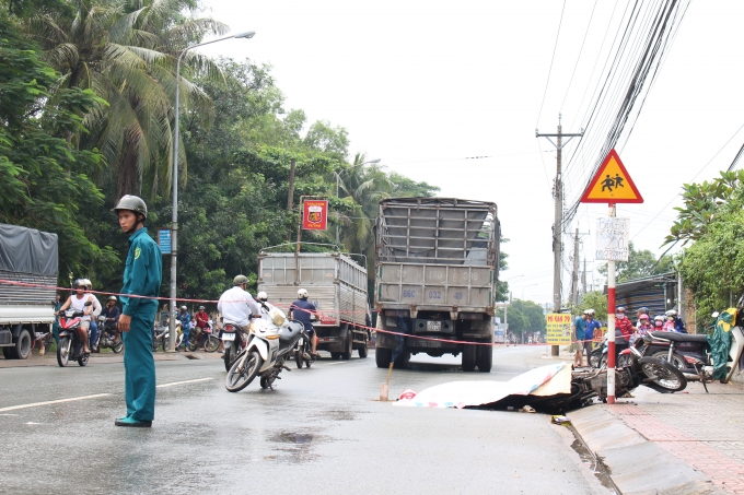 Va chạm với &ocirc; t&ocirc;, người đ&agrave;n &ocirc;ng tử vong tại chỗ