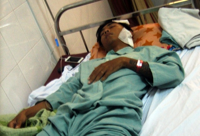 Nạn nh&acirc;n đang dưỡng thương tại bệnh viện