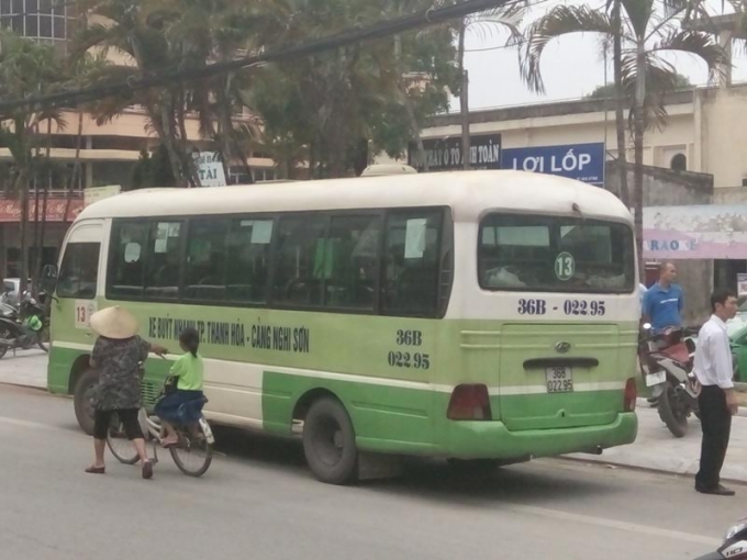 Xe bu&yacute;t g&acirc;y tai nạn BKS 36B.022.95 l&agrave; xe bu&yacute;t số 13, chạy tuyến TP Thanh H&oacute;a-Cảng Nghi Sơn (Tĩnh Gia)