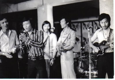 Danh ca Elvis Phương hội ngộ kh&aacute;n giả trong Sol V&agrave;ng th&aacute;ng 10