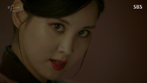 Người t&igrave;nh &aacute;nh trăng tập 12: IU từ chối lời cầu h&ocirc;n từ Lee Jun Ki