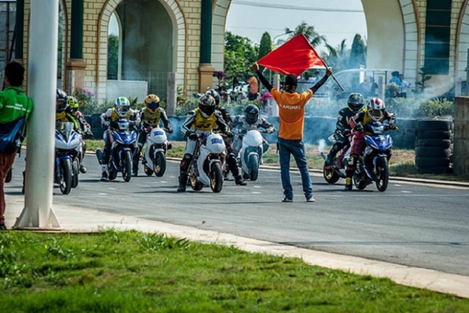 Giải v&ocirc; địch Moto Happyland v&agrave; giấc mơ chuy&ecirc;n nghiệp