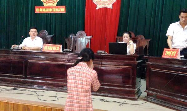 Khoảnh khắc người nh&agrave; bị c&aacute;o t&igrave;m được