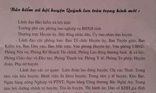 Nghệ An: Đóng dấu đỏ, phát giấy mời liên hoan sếp cơ quan về hưu