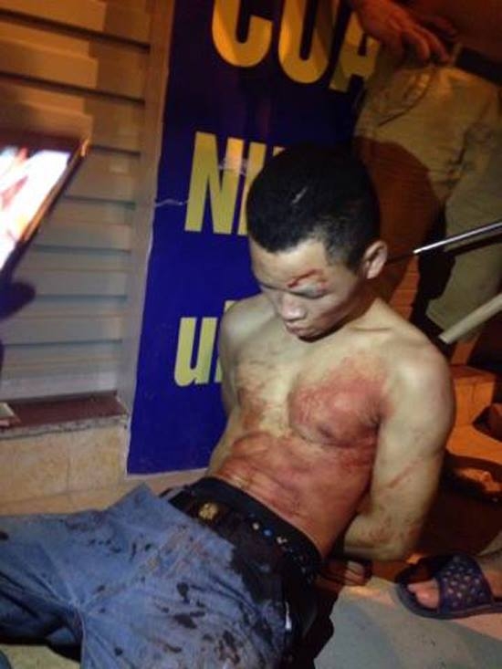 Hiếu bị bắt giữ ngay sau đ&oacute;.