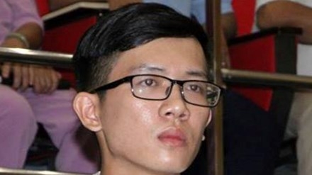 Thầy gi&aacute;o suốt 1 năm kh&ocirc;ng lương. Ảnh: Quốc Ngọc.