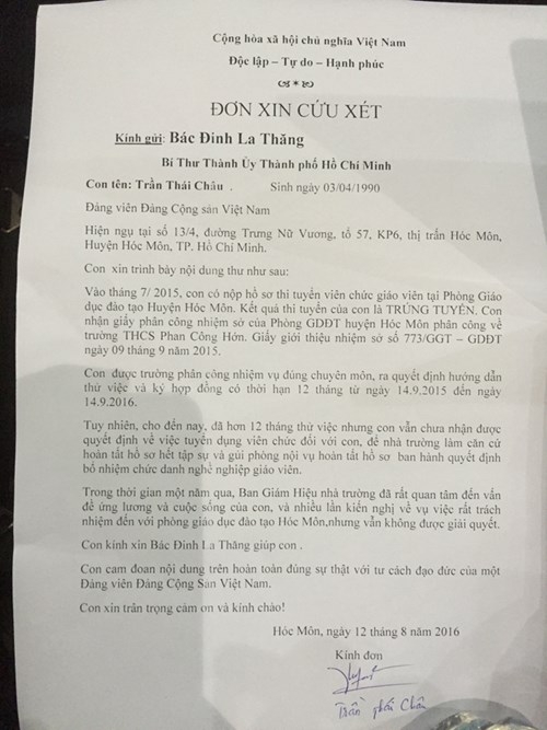 Đơn xin cứu x&eacute;t của thầy gi&aacute;o. Ảnh: Quốc Ngọc.