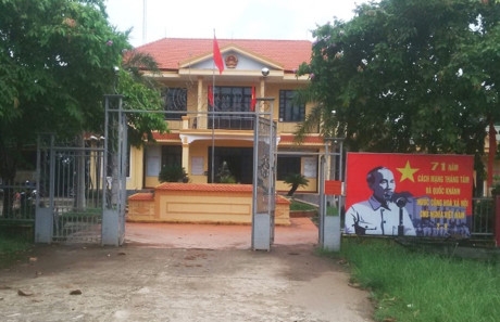 Trụ sở UBND x&atilde; noi c&aacute;c c&aacute;n bộ c&ocirc;ng chức x&atilde; n&agrave;y đ&aacute;nh bạc bị quay lại clip tố c&aacute;o. (Ảnh: AK)