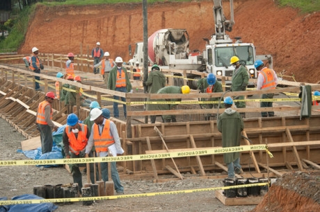 Năm 2015,&nbsp;mỏ v&agrave;ng Pueblo Viejo&nbsp;cho sản lượng 1,716 tấn v&agrave;ng.