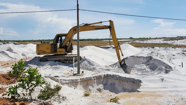 Lợi dụng vận chuyển c&aacute;t đi một đằng nhưng b&aacute;n một nẻo, Khamihuco đ&atilde; bị phạt 40 triệu đồng.