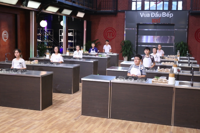 C&aacute;c th&iacute; sinh chuẩn bị bước v&agrave;o thử th&aacute;ch.