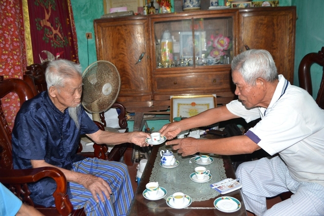 Cuộc sống th&uacute; vị của 5 anh em ruột đều gần trăm tuổi ở Hải Dương