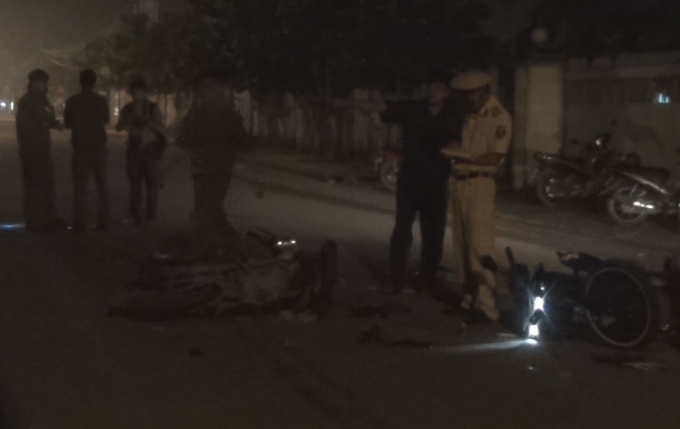 Lực lượng chức năng c&oacute; mặt giải quyết.