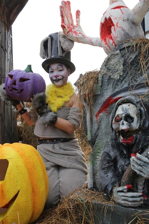 Tưng bừng đ&oacute;n m&ugrave;a lễ hội Halloween tại B&agrave; N&agrave; Hills