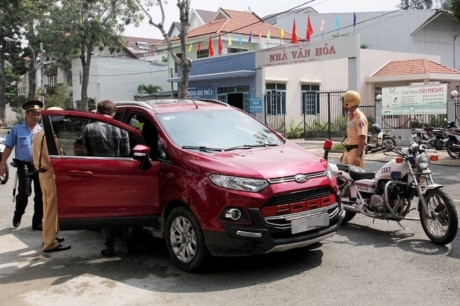 Uber dạy lái xe học cách đối phó với thanh tra giao thông