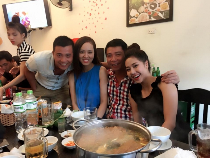 Bạn g&aacute;i nghệ sỹ C&ocirc;ng L&yacute; l&agrave; một ph&oacute;ng vi&ecirc;n