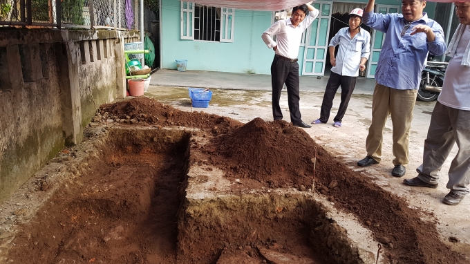 Rất c&oacute; thể đ&acirc;y l&agrave; dấu vết c&aacute;c lớp đ&aacute; m&oacute;ng tường th&agrave;nh xưa ở hố khảo cổ n&agrave;y.