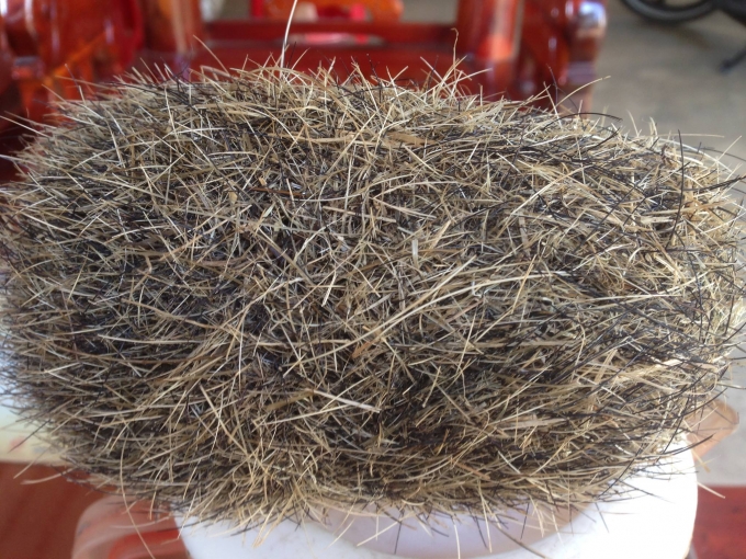 Vật thể lạ nặng 500g được gia đ&igrave;nh &ocirc;ng Linh ở x&atilde; Đặng Sơn, huyện Đ&ocirc; Lương ph&aacute;t hiện khi mổ con lợn n&aacute;i nặng đến 150kg.