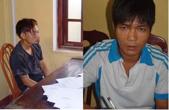 Đối tượng Dũng&nbsp;(tr&aacute;i) v&agrave;&nbsp;đối tượng Đ&ocirc;ng&nbsp;(phải) tại cơ quan c&ocirc;ng an.