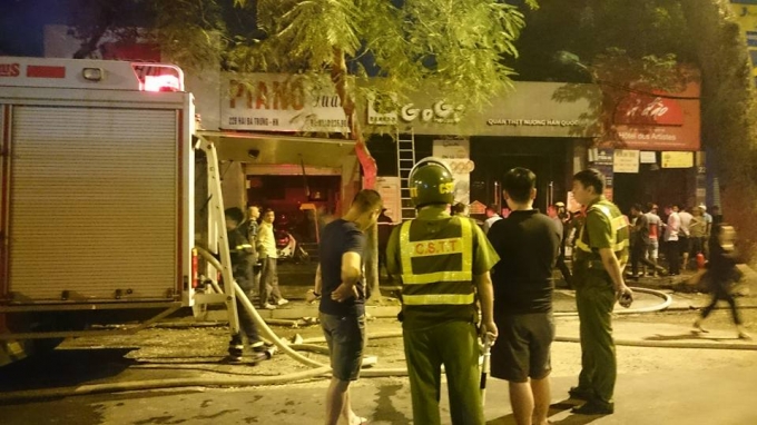 Hiện trường ch&aacute;y nh&agrave; h&agrave;ng GoGi house ở Hai B&agrave; Trưng.