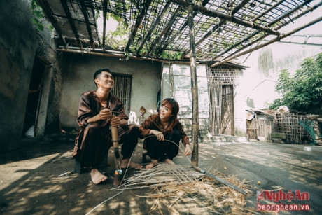 Ảnh cưới độc đ&aacute;o của cặp đ&ocirc;i 'n&ocirc;ng d&acirc;n'