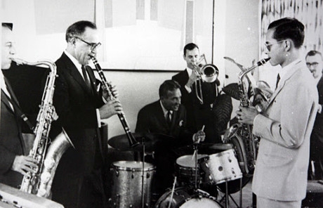 Nh&agrave; vua Bhumibol Adulyadej - tr&aacute;i tim, linh hồn của người d&acirc;n Th&aacute;i