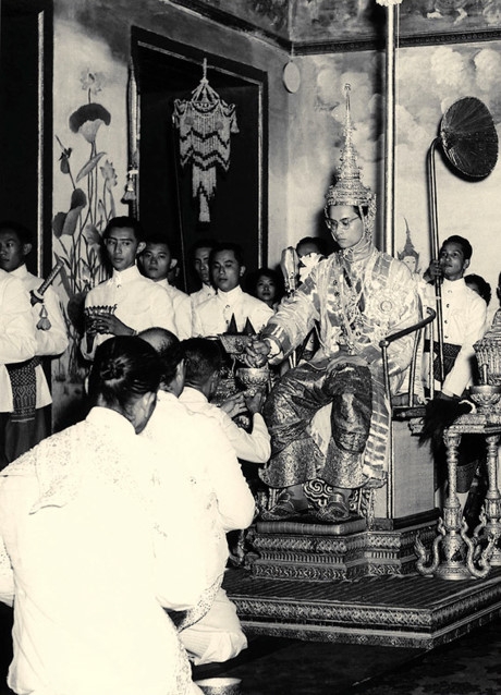 Nh&agrave; vua Bhumibol Adulyadej - tr&aacute;i tim, linh hồn của người d&acirc;n Th&aacute;i