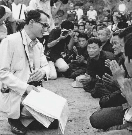 Nh&agrave; vua Bhumibol Adulyadej - tr&aacute;i tim, linh hồn của người d&acirc;n Th&aacute;i