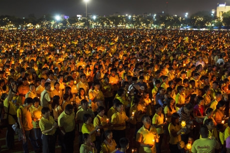 Nh&agrave; vua Bhumibol Adulyadej - tr&aacute;i tim, linh hồn của người d&acirc;n Th&aacute;i