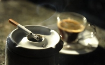 Hút thuốc lá và uống café gây đột quỵ