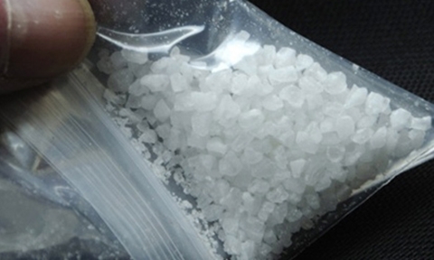 Cặp tình nhân buôn ma túy đá